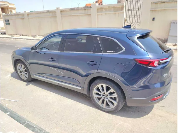 Car image 8