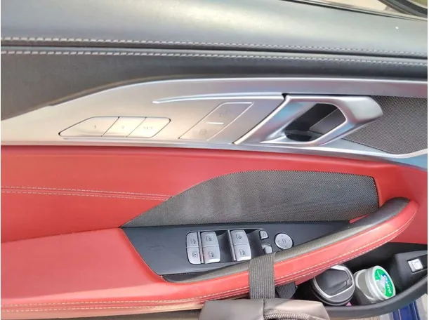 Car image 36