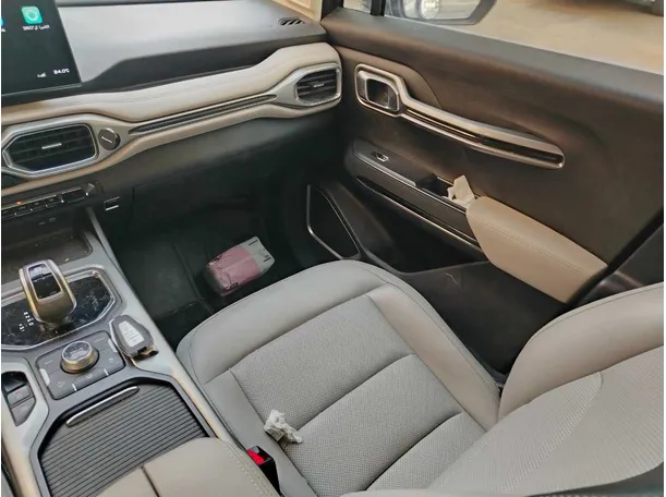 Car image 34