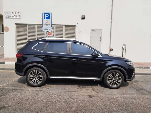 Car image 8