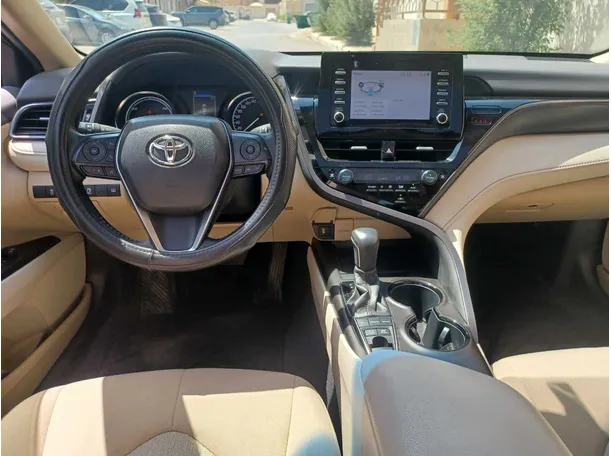 Car image 16