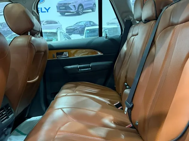 Car image 8