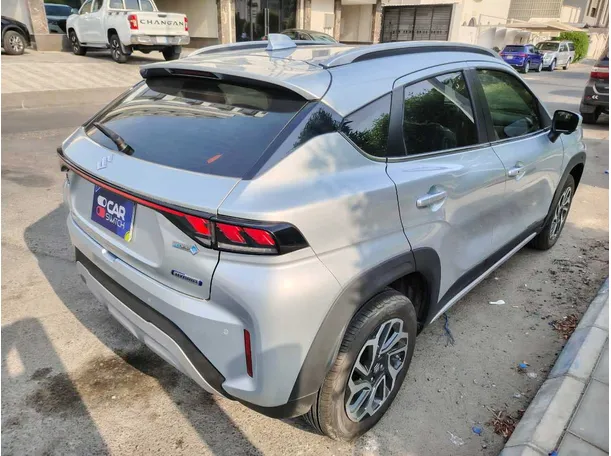 Car image 5