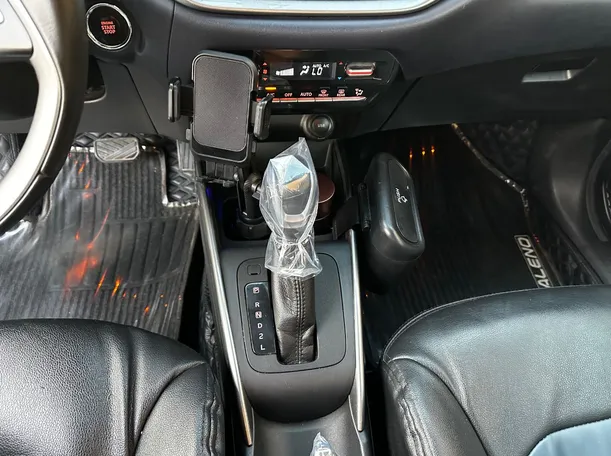 Car image 18