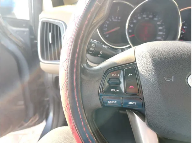 Car image 35