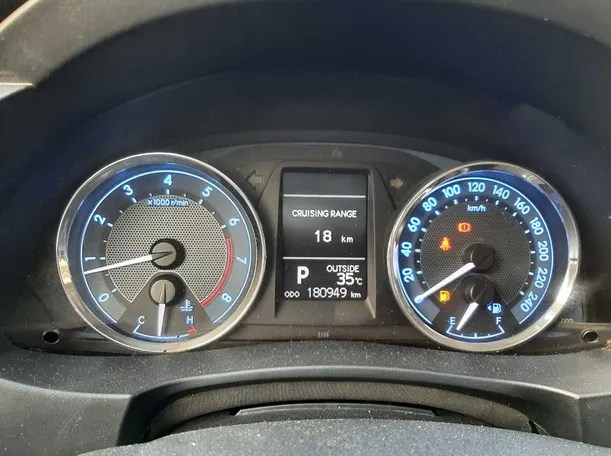 Car image 18