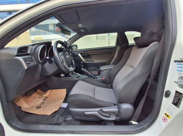Car image 12