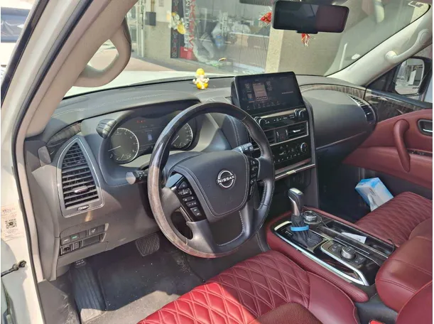 Car image 11