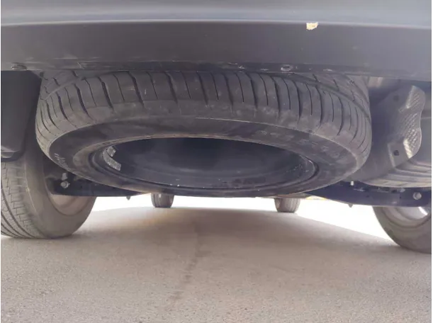 Car image 32