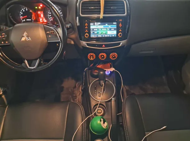 Car image 18