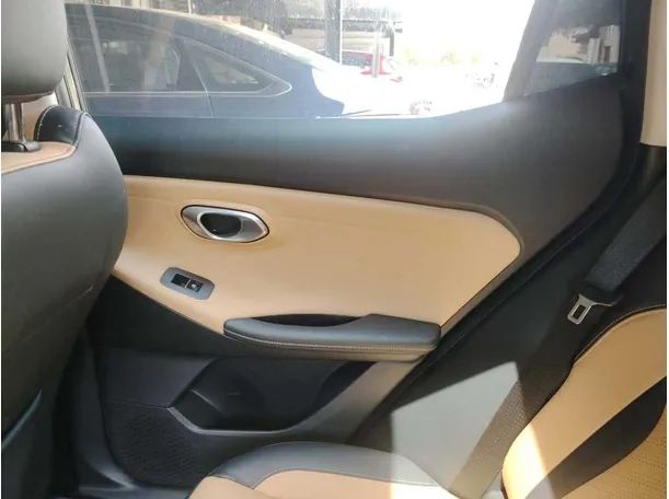 Car image 31