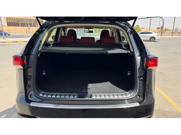 Car image 24