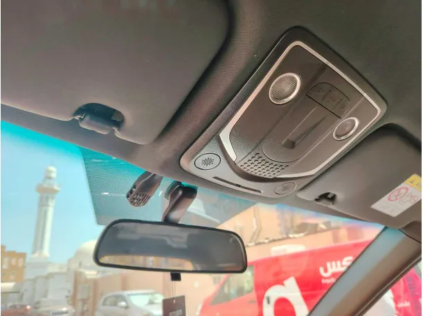 Car image 39