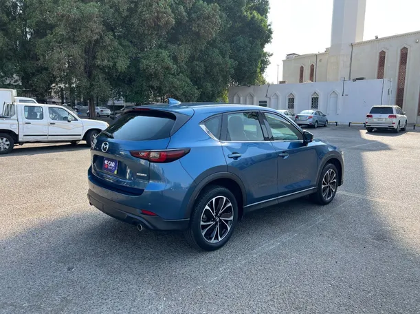 Car image 5