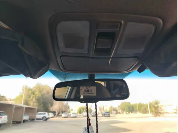 Car image 27