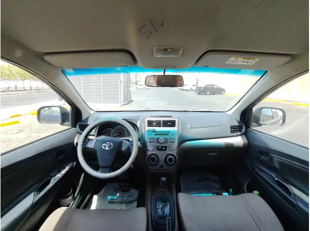 Car image 17