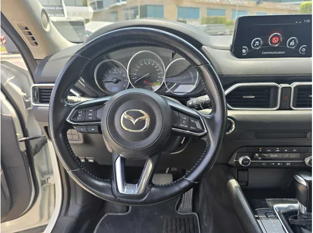 Car image 17