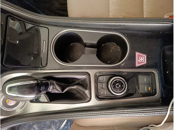 Car image 20