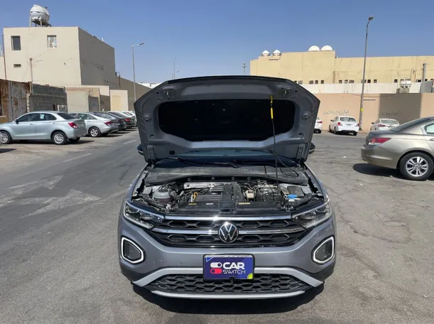 Car image 24