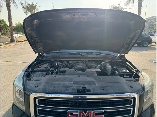 Car image 24