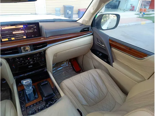 Car image 33