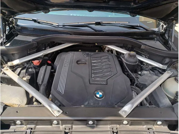 Car image 27
