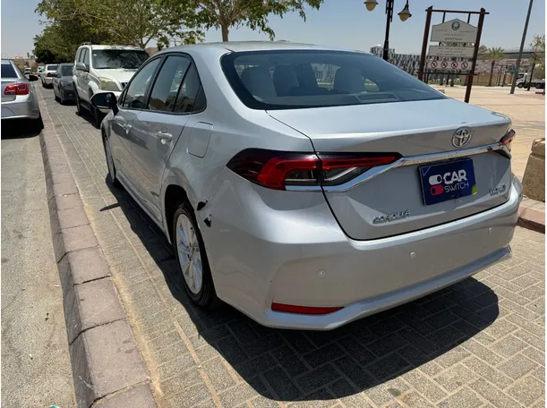 Car image 7