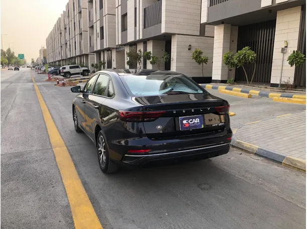 Car image 7