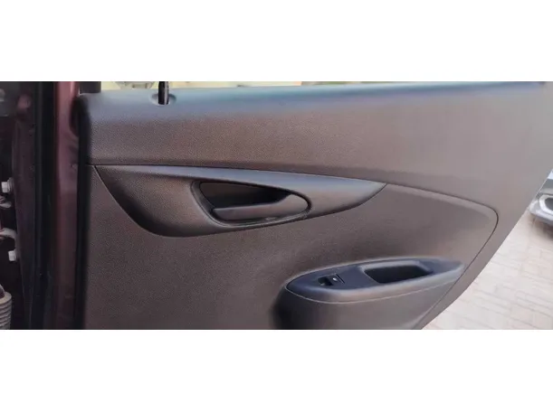 Car image 31