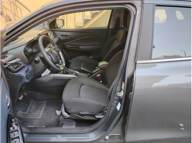 Car image 13