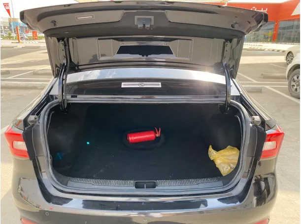 Car image 21