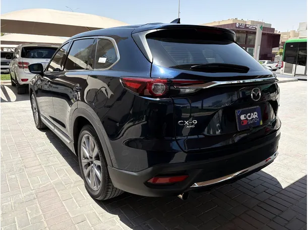 Car image 7