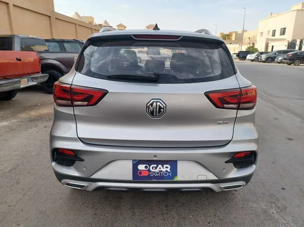 Car image 6