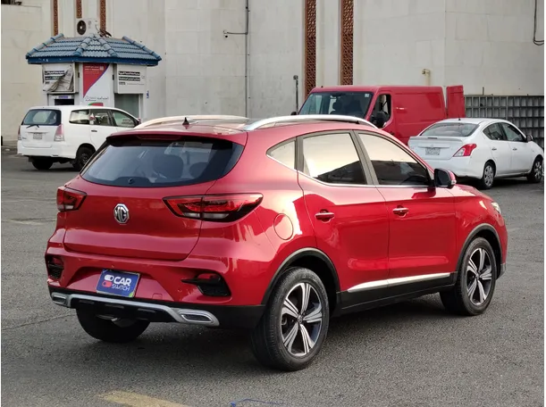 Car image 5