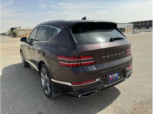 Car image 8