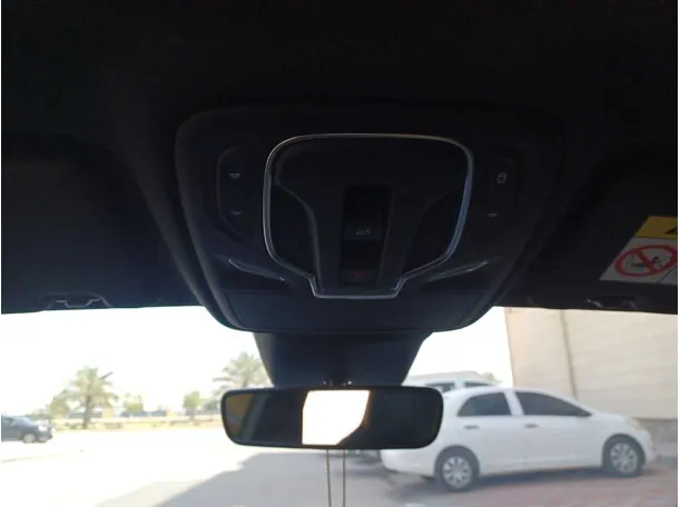 Car image 20