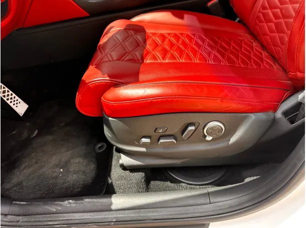 Car image 27