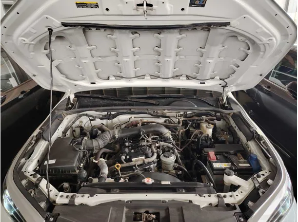 Car image 30
