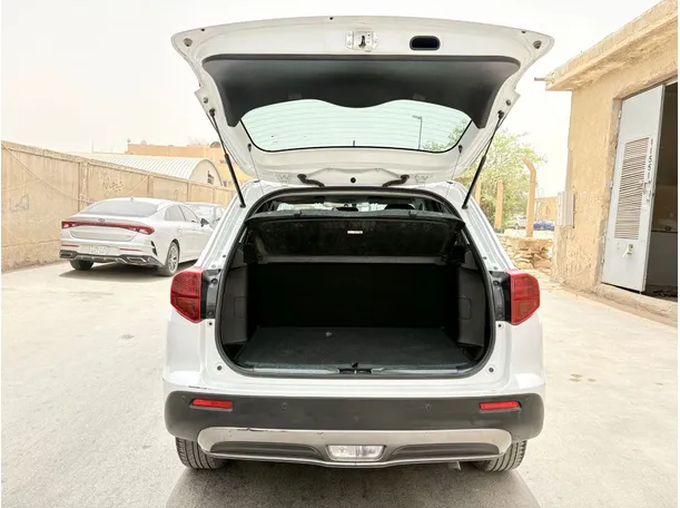 Car image 21