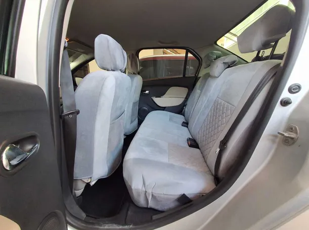 Car image 13