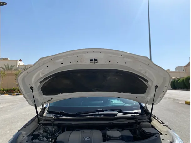 Car image 34