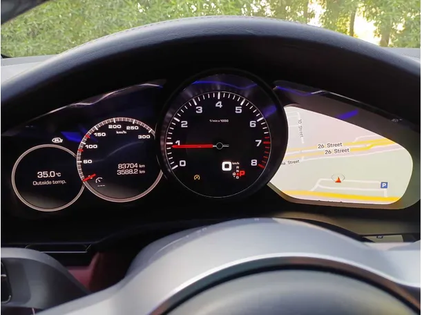 Car image 17