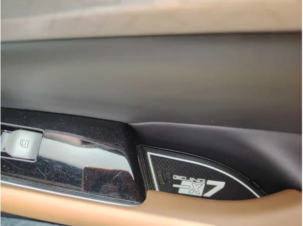 Car image 38