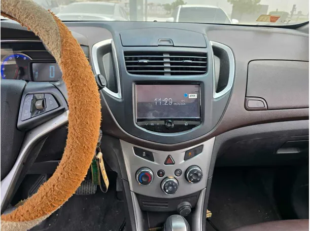 Car image 16