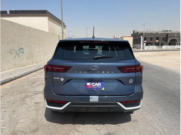 Car image 6