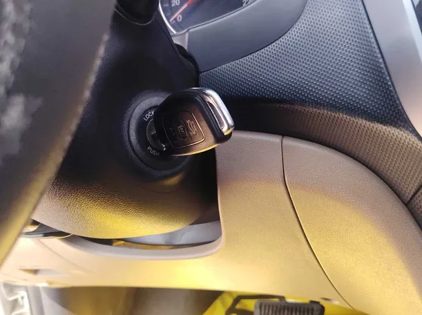 Car image 24