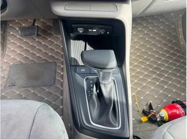 Car image 15