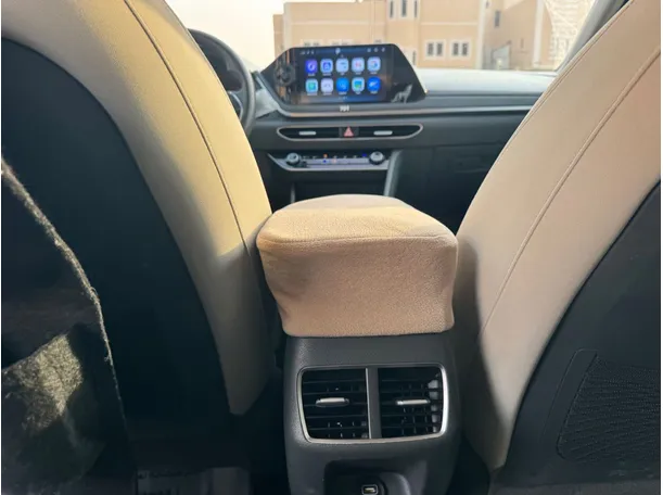 Car image 20