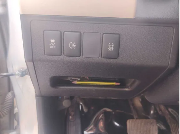 Car image 25