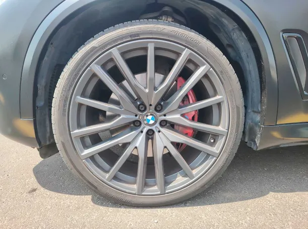 Car image 9